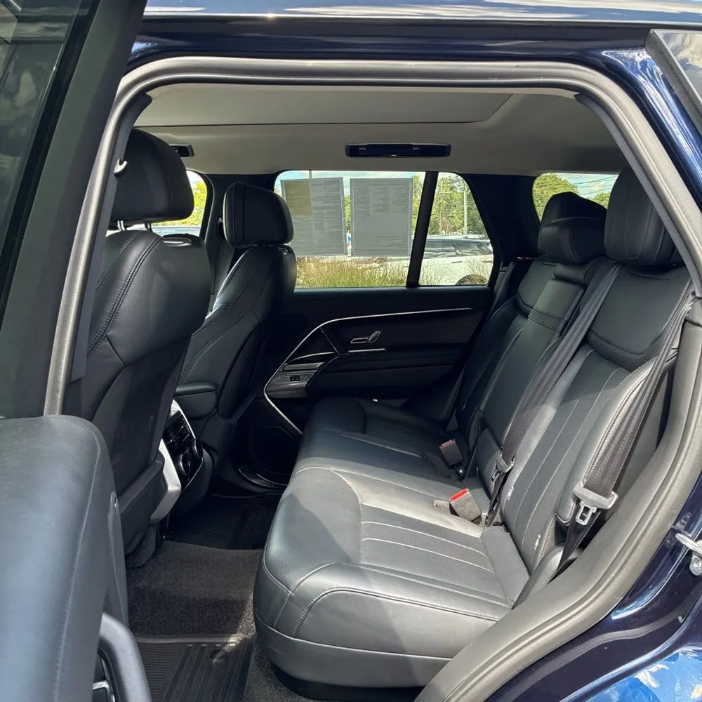 2023 Land Rover Range Rover P530 SE