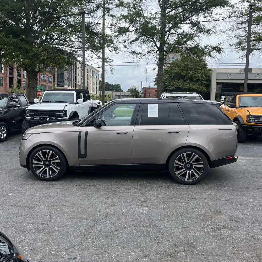 2023 Land Rover Range Rover SE