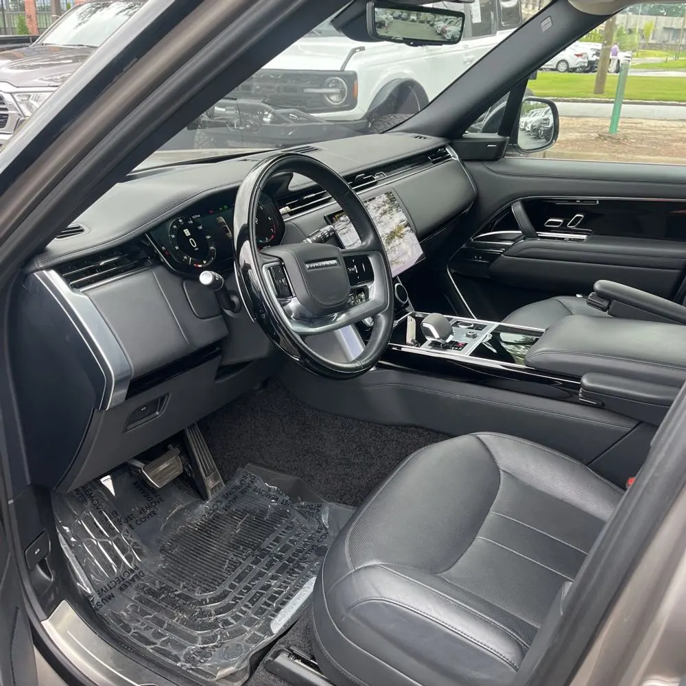 2023 Land Rover Range Rover SE