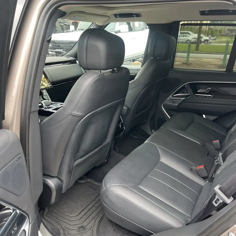 2023 Land Rover Range Rover SE