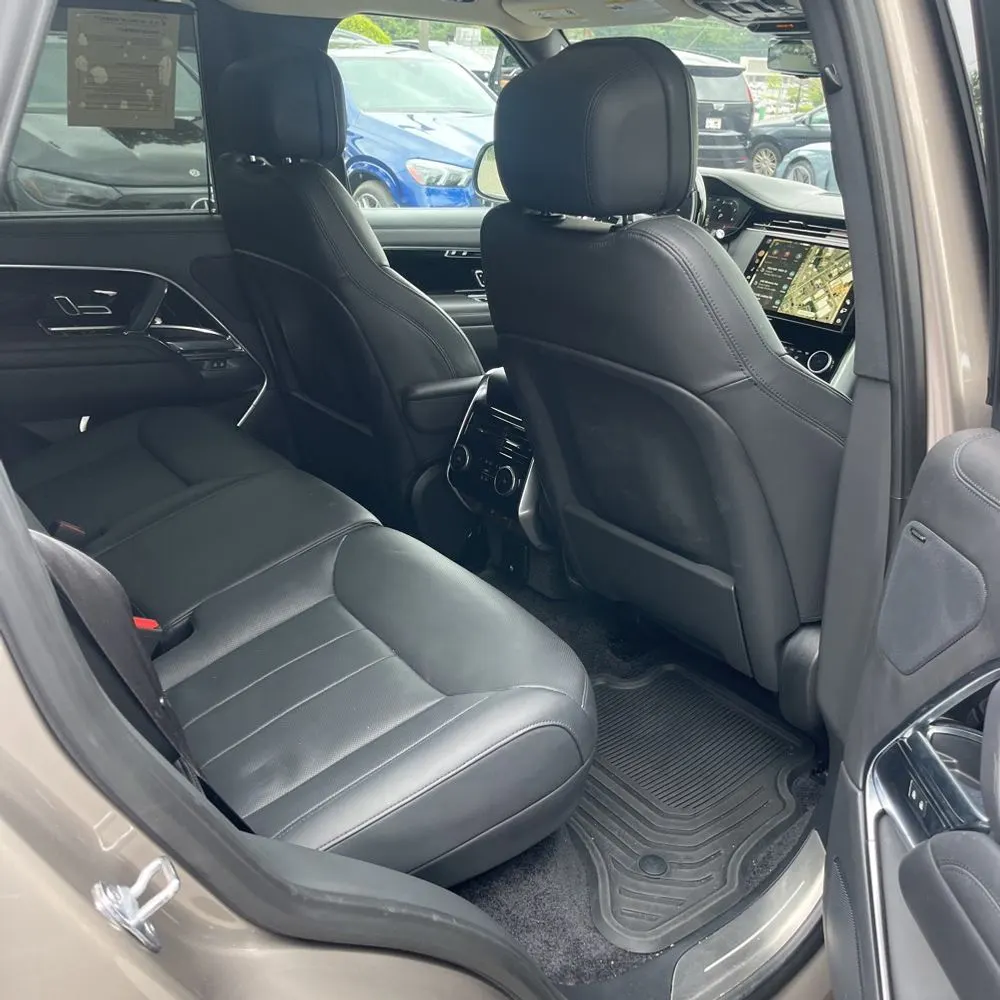 2023 Land Rover Range Rover SE