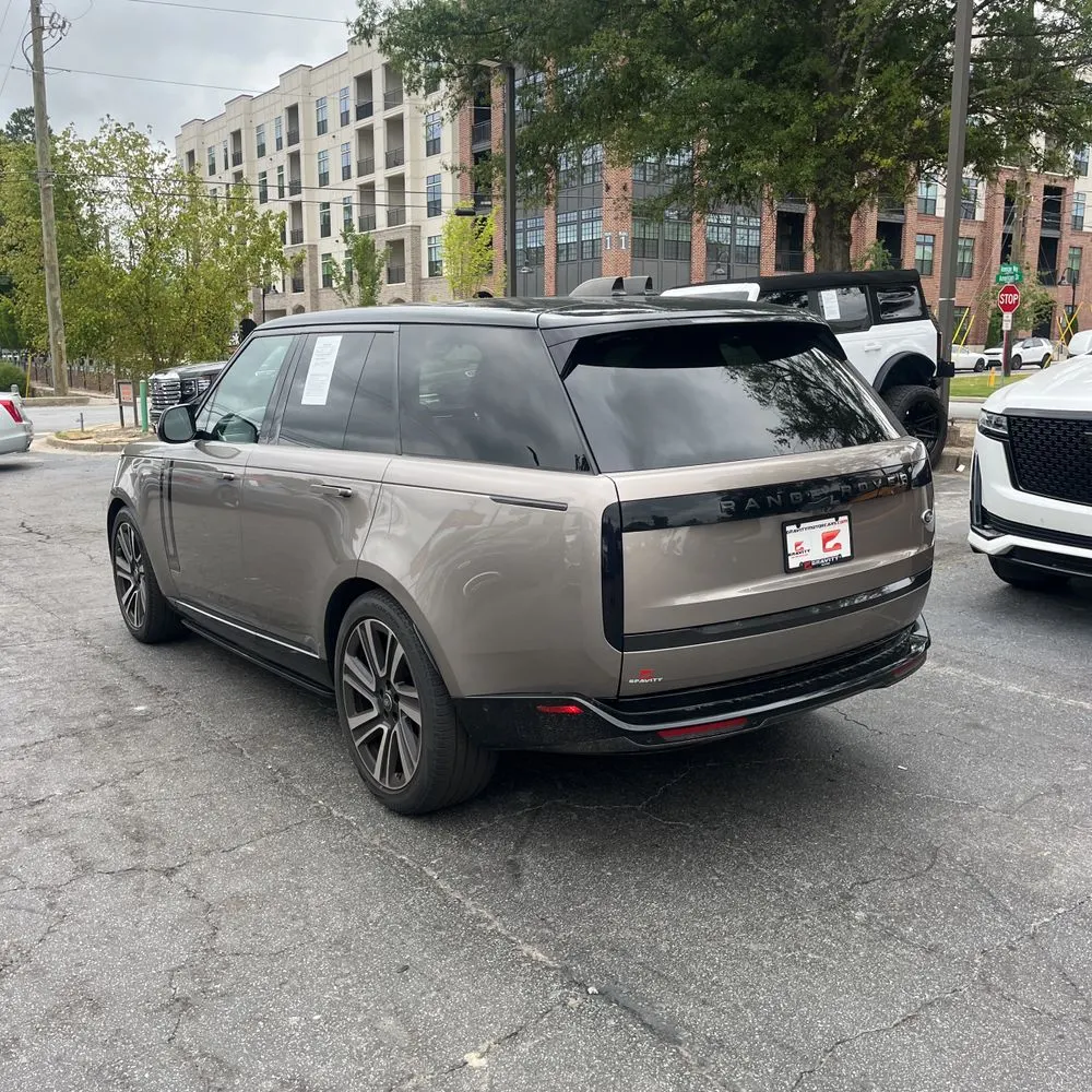 2023 Land Rover Range Rover SE