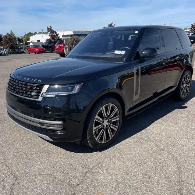 2023 Land Rover Range Rover P530 SE