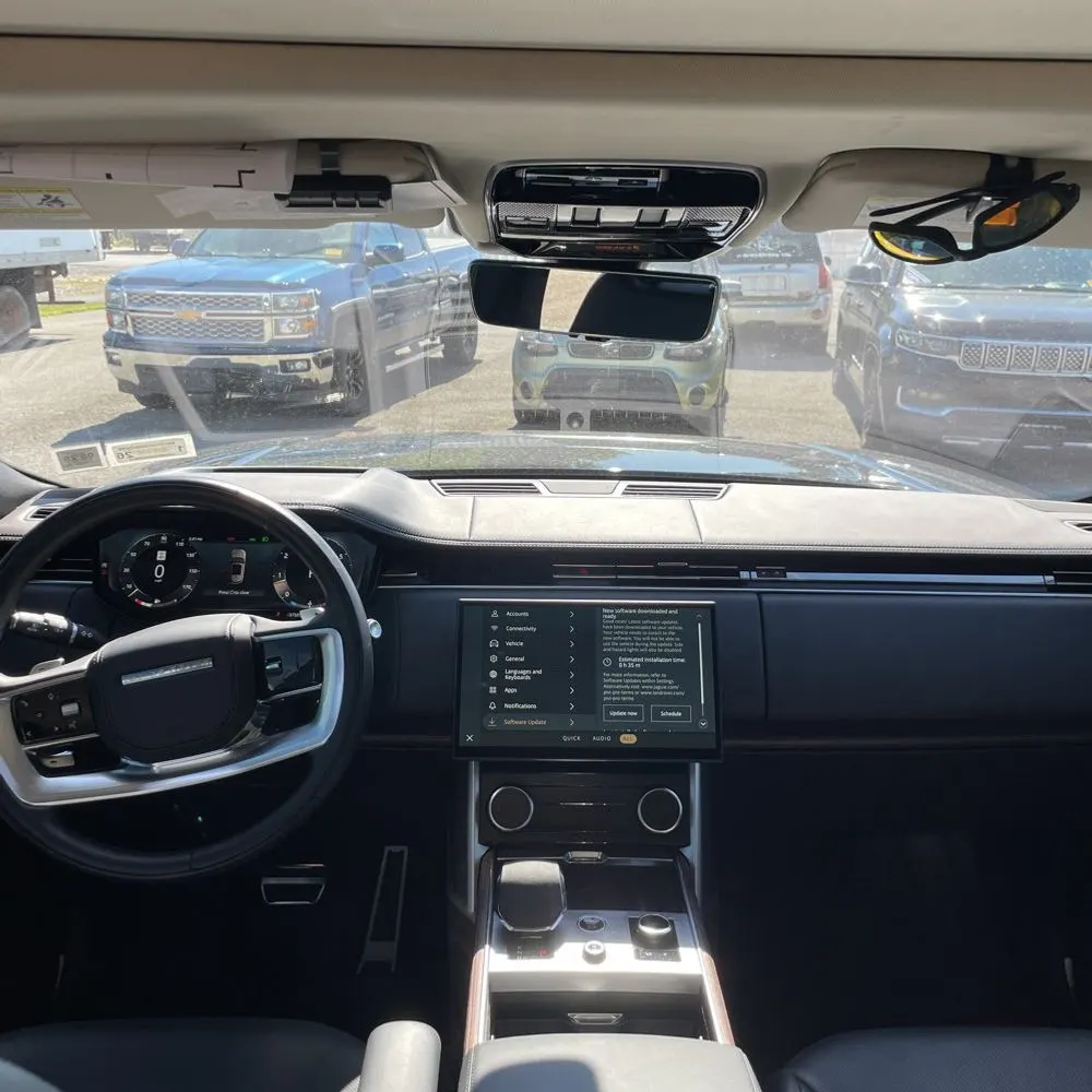 2023 Land Rover Range Rover P530 SE