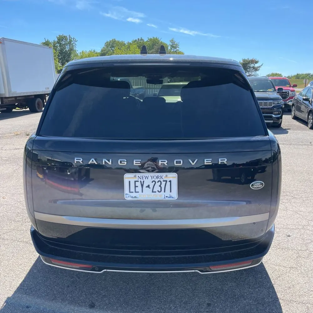 2023 Land Rover Range Rover P530 SE