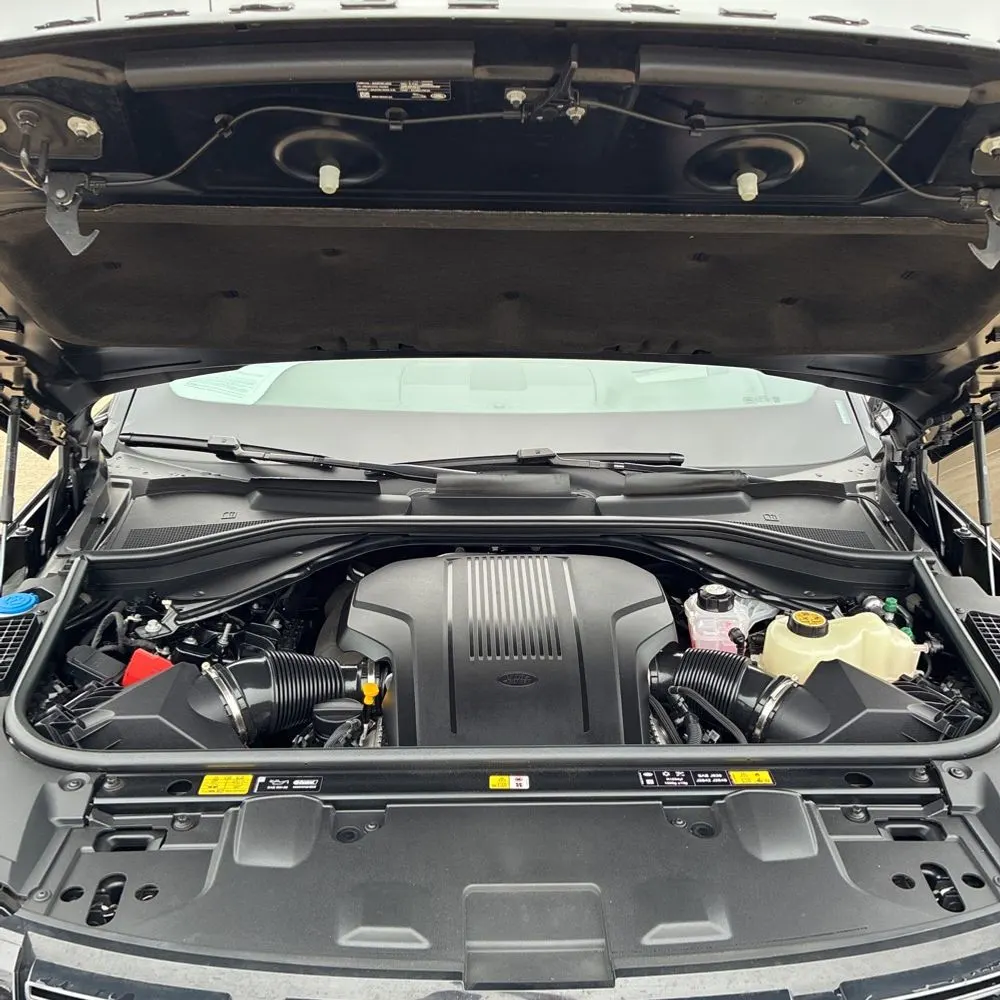2025 Land Rover Range Rover SE P530