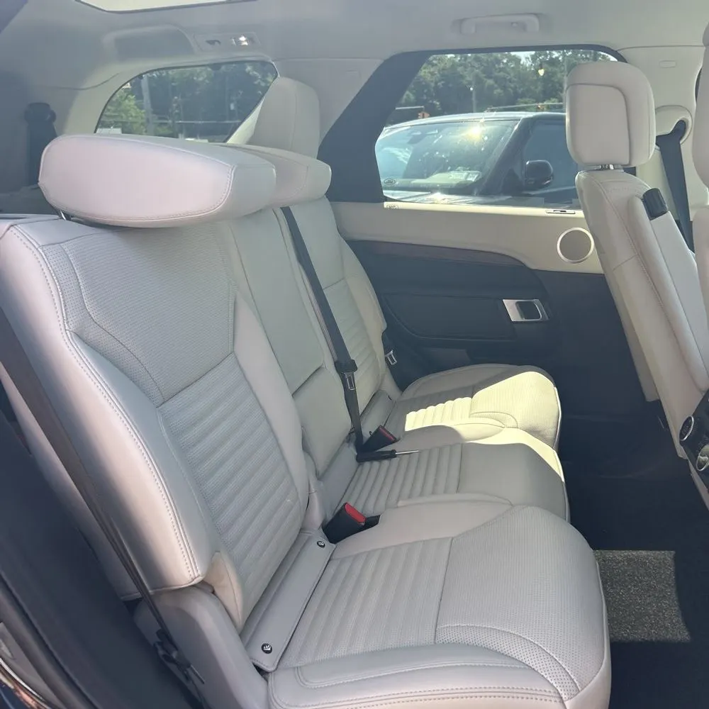 2025 Land Rover Discovery S P300