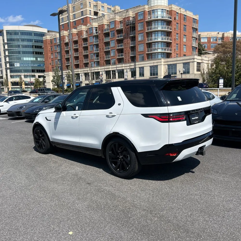 2024 Land Rover Discovery Dynamic SE P300