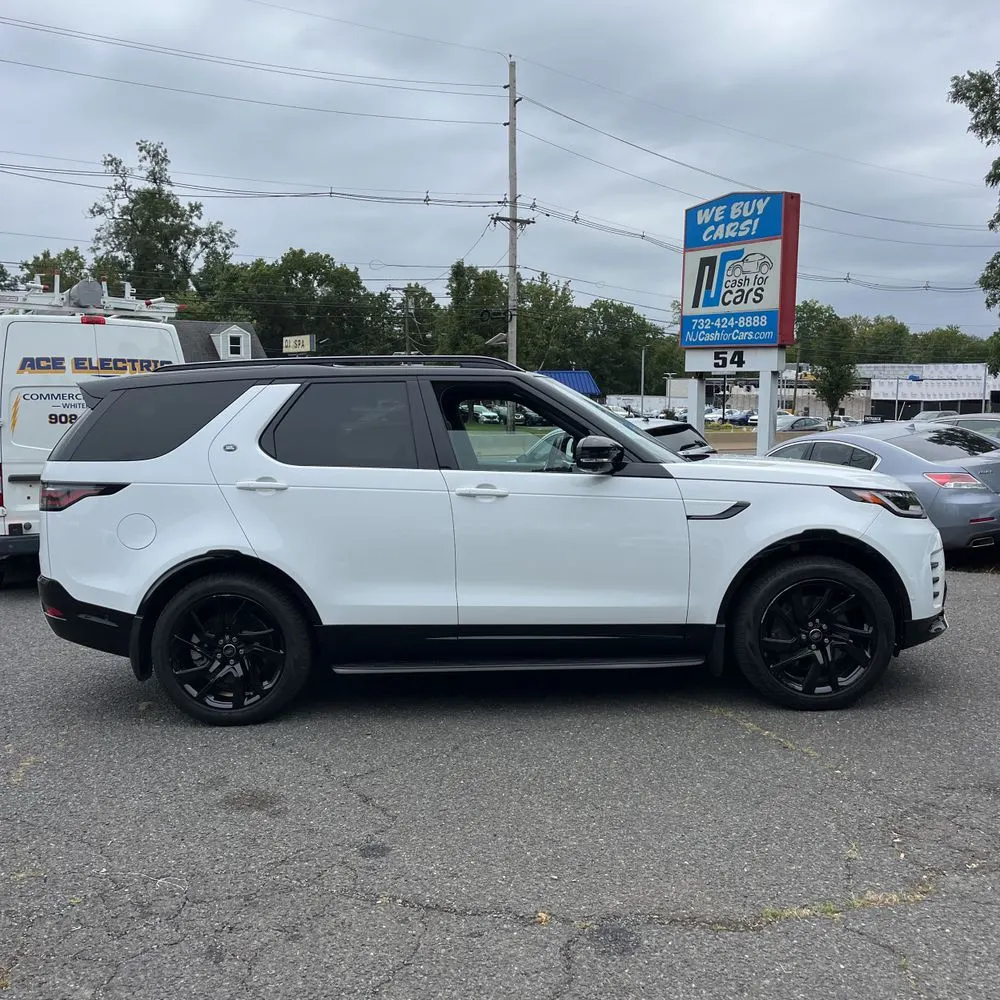 2024 Land Rover Discovery Dynamic SE P360
