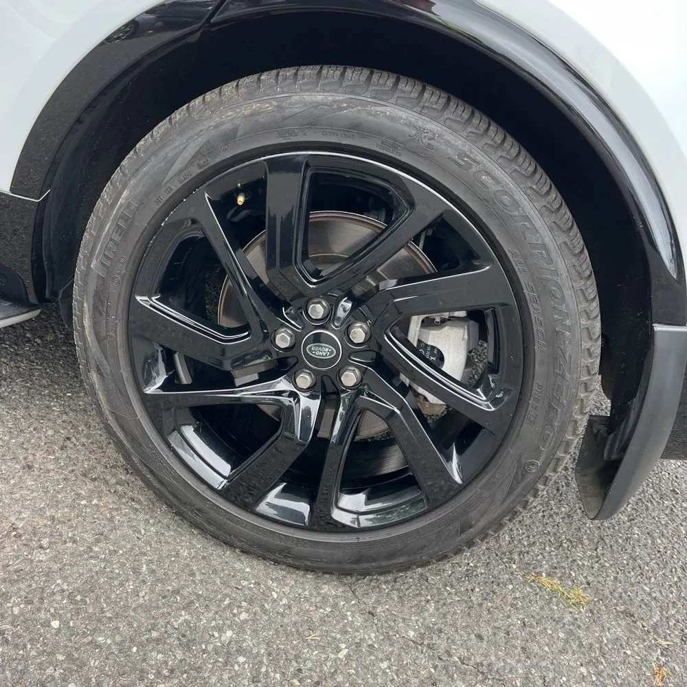 2024 Land Rover Discovery Dynamic SE P360
