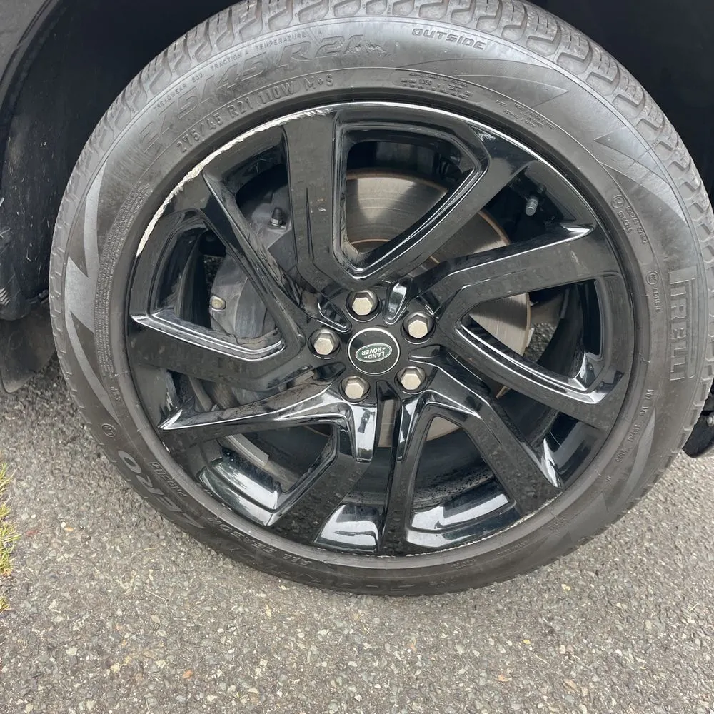 2024 Land Rover Discovery Dynamic SE P360