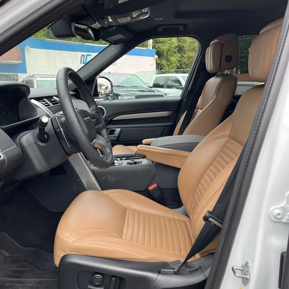 2024 Land Rover Discovery Dynamic SE P360