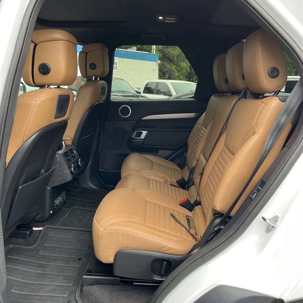 2024 Land Rover Discovery Dynamic SE P360