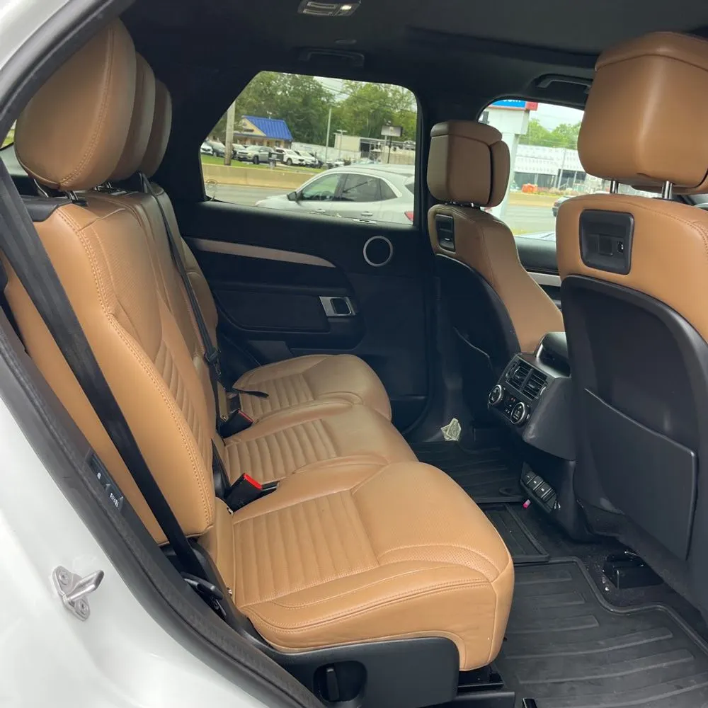 2024 Land Rover Discovery Dynamic SE P360