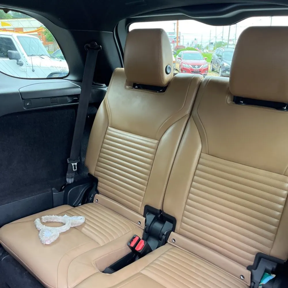 2024 Land Rover Discovery Dynamic SE P360