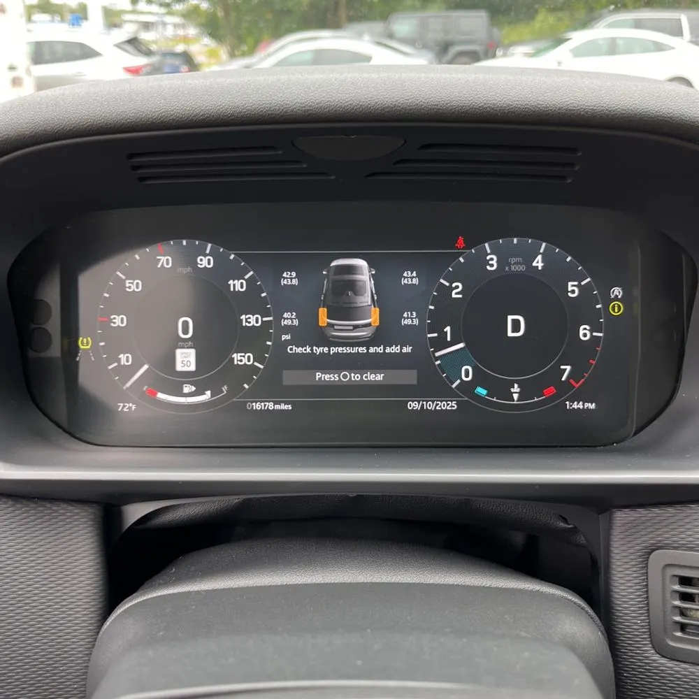 2024 Land Rover Discovery Dynamic SE P360