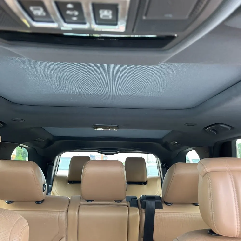 2024 Land Rover Discovery Dynamic SE P360
