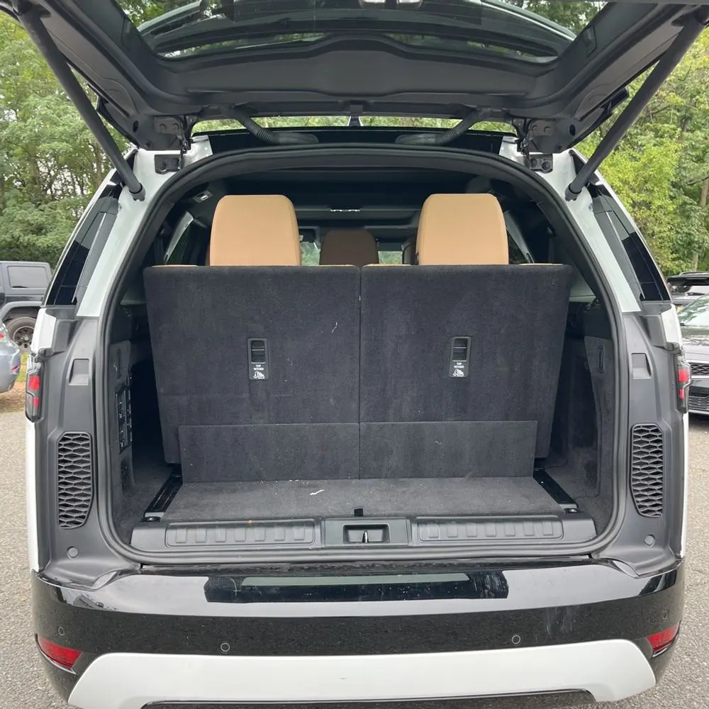 2024 Land Rover Discovery Dynamic SE P360