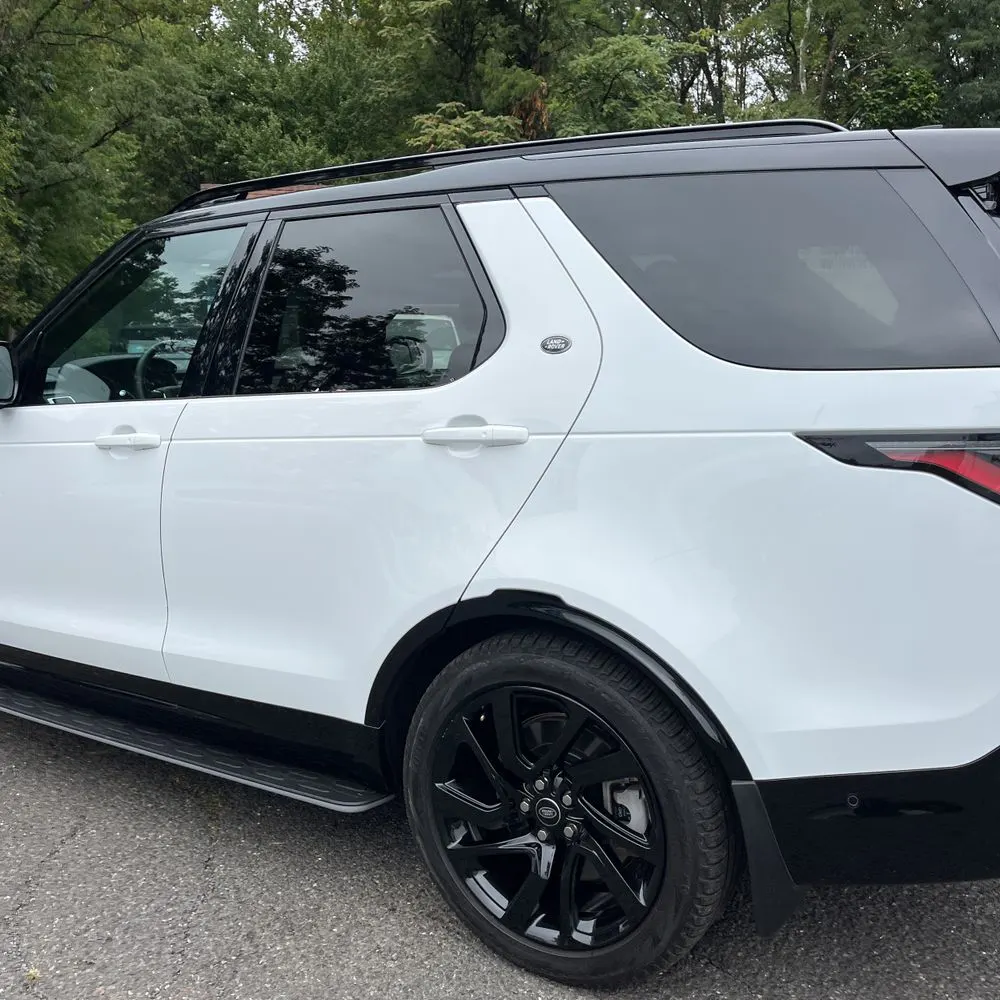 2024 Land Rover Discovery Dynamic SE P360