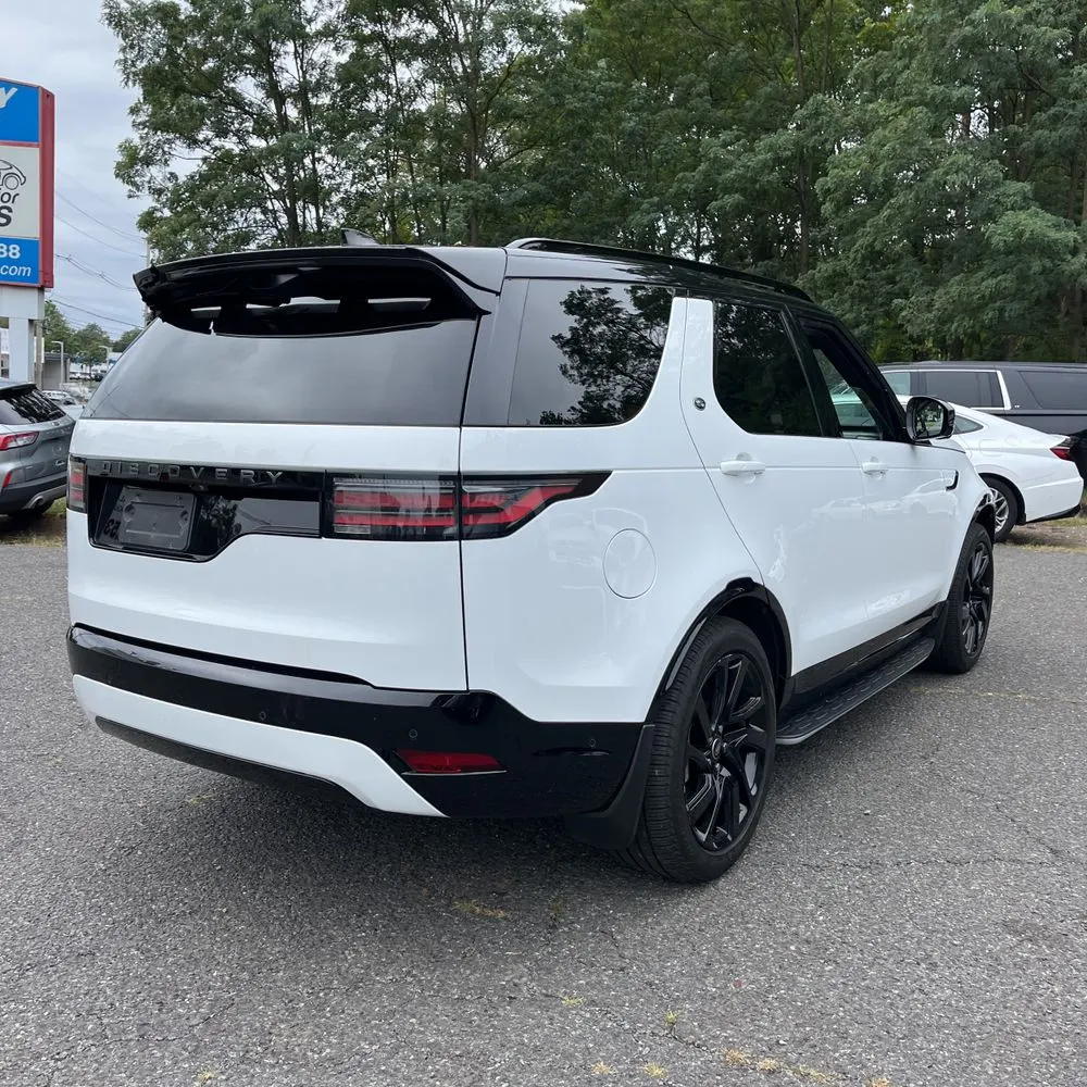 2024 Land Rover Discovery Dynamic SE P360