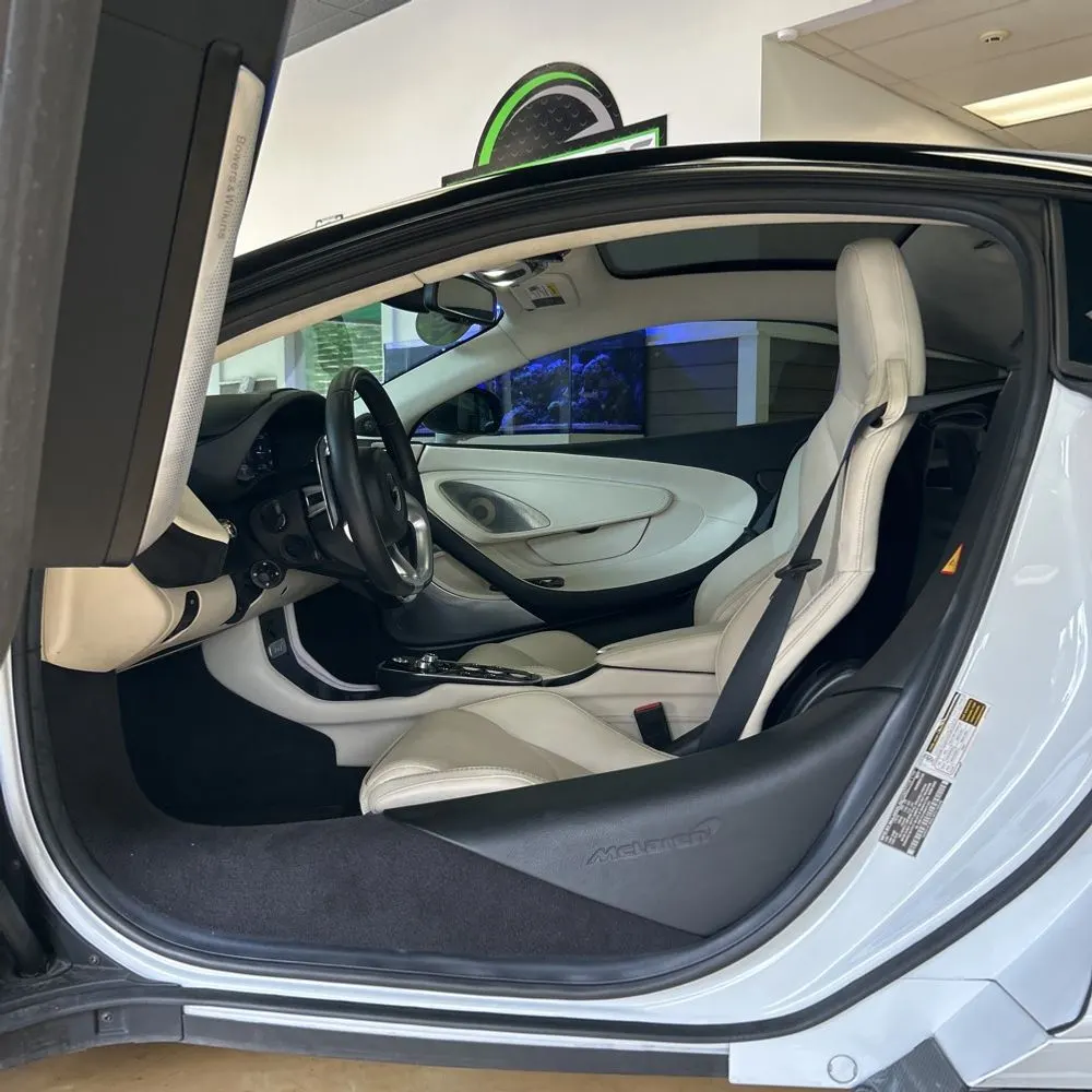 2022 McLaren GT Base 2D Coupe