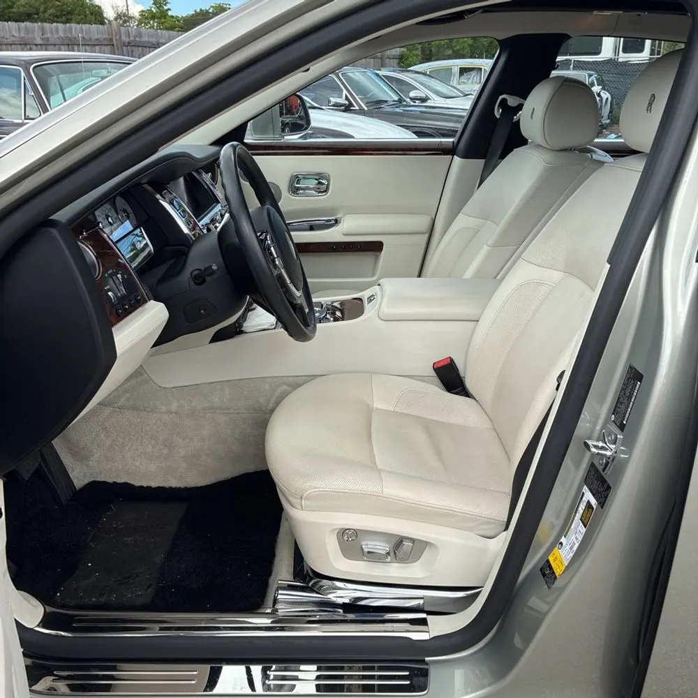 2012 Rolls Royce Ghost Base