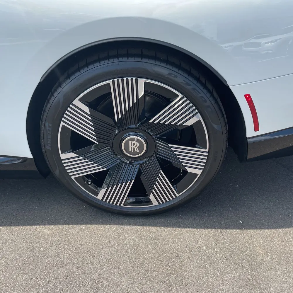 2024 Rolls-Royce Spectre Base