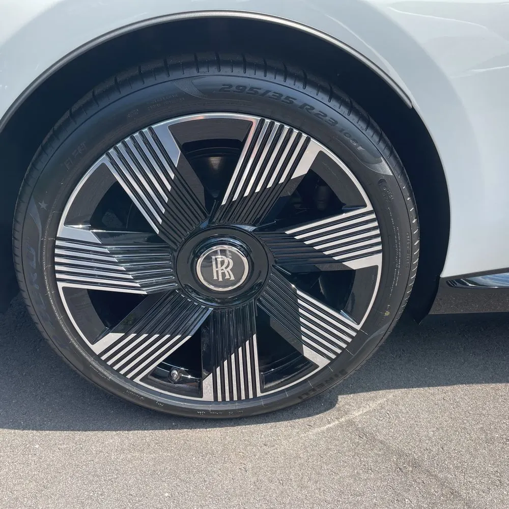 2024 Rolls-Royce Spectre Base