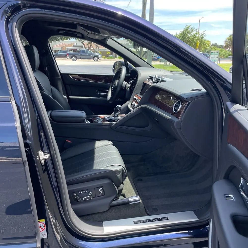2022 Bentley Bentayga V8