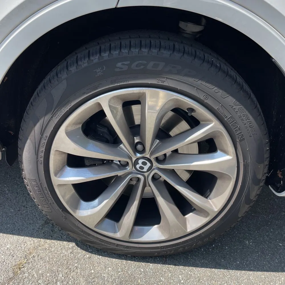 2021 Bentley Bentayga V8