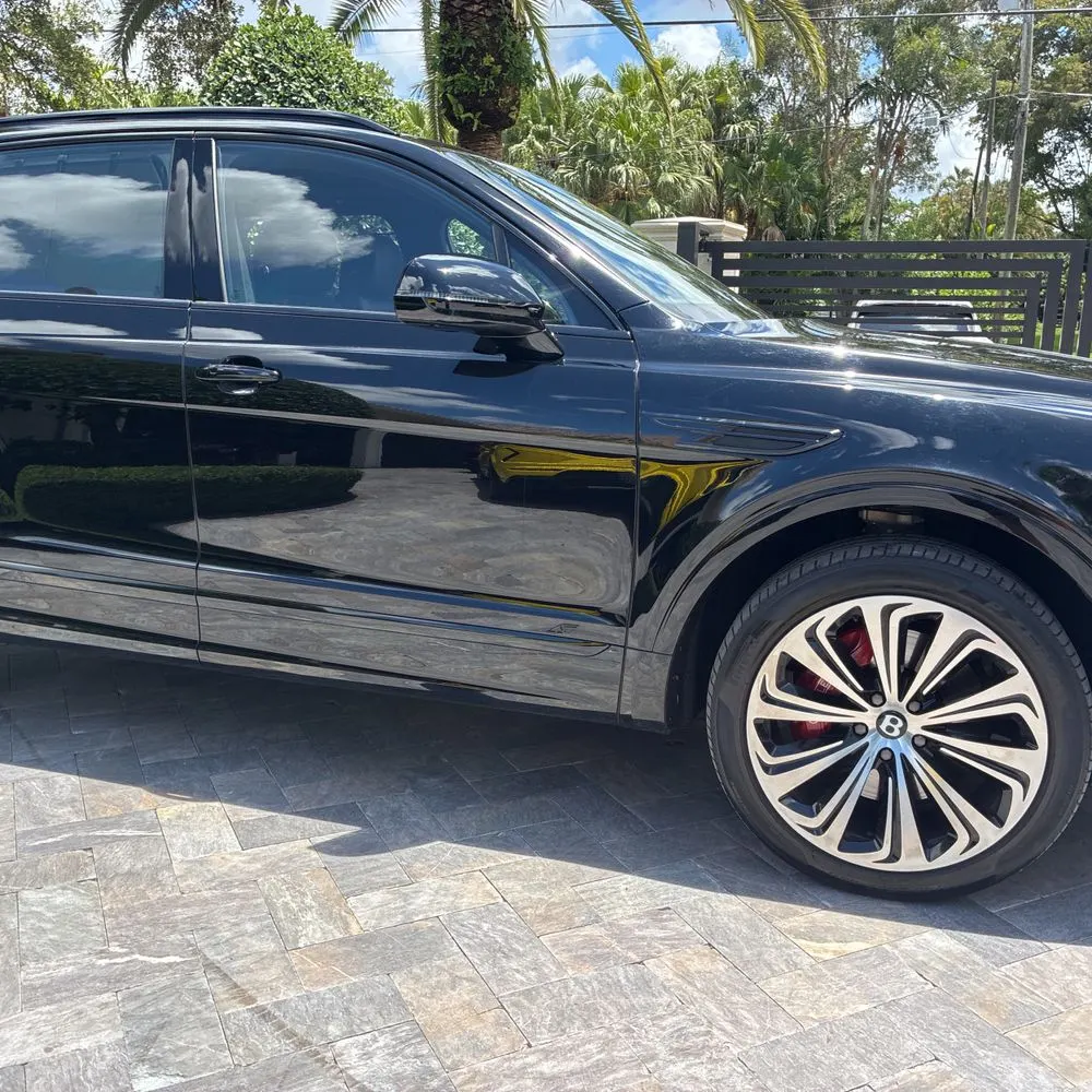 2023 Bentley Bentayga Base