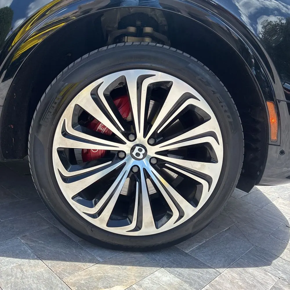 2023 Bentley Bentayga Base