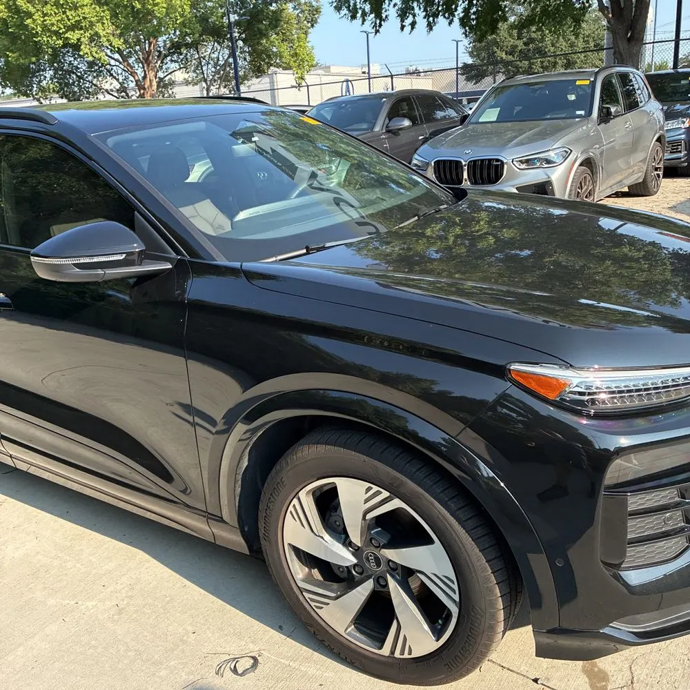 2025 Audi Q6 e-tron Prestige