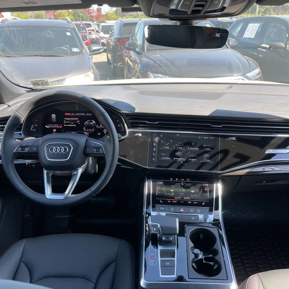2025 Audi Q8 Premium 55