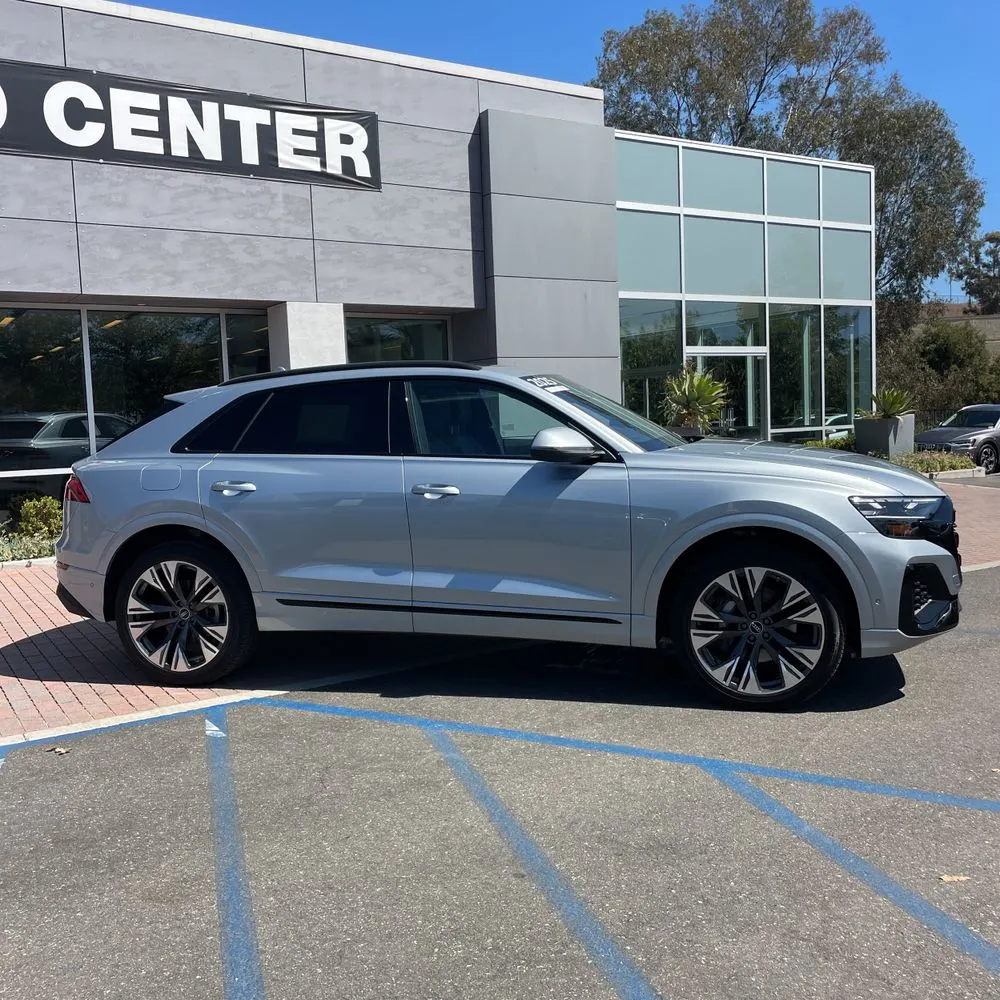 2025 Audi Q8 Premium 55