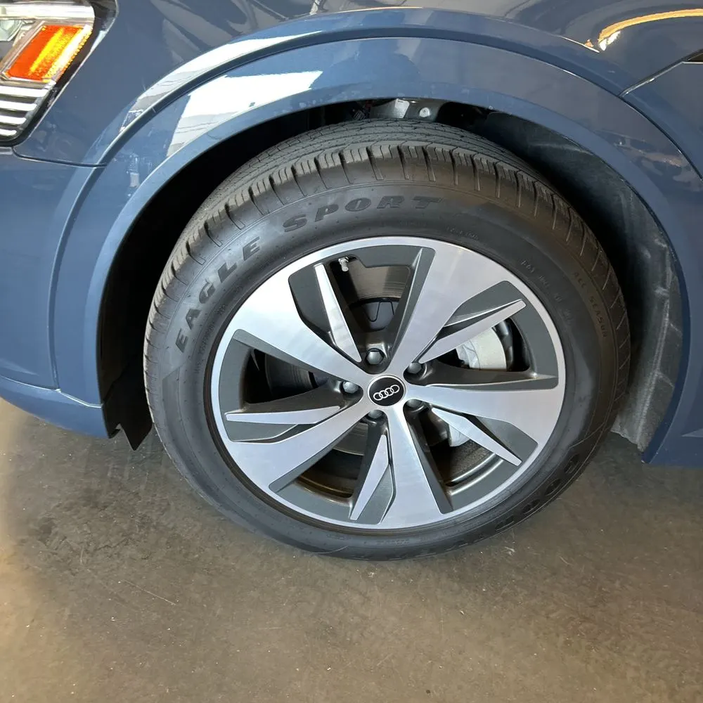 2024 Audi Q8 e-tron S-Line Prem