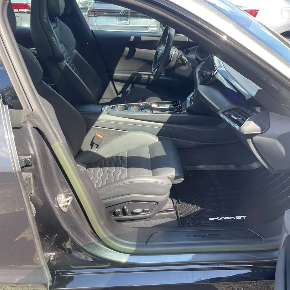 2023 Audi e-tron GT Premium Plus