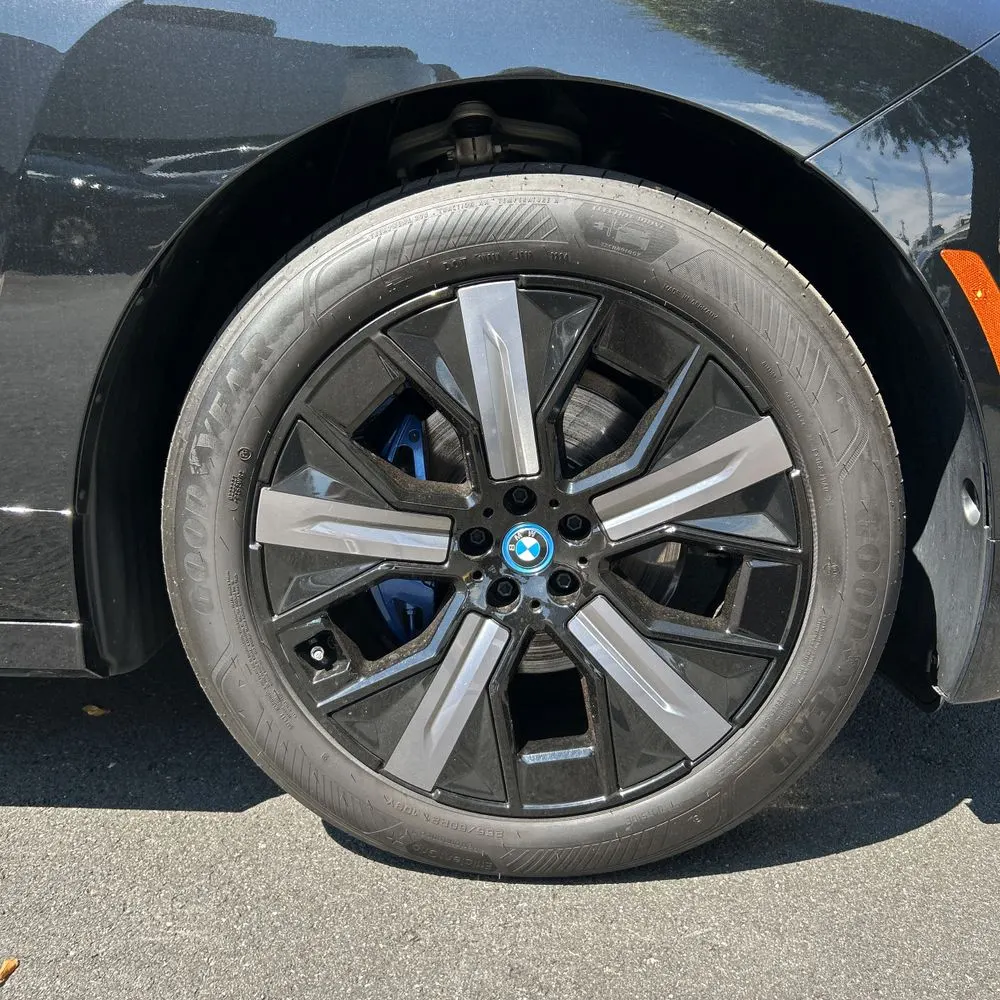 2025 BMW iX xDrive50