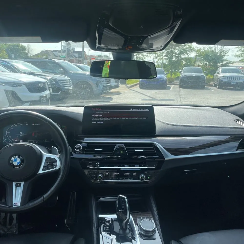 2022 BMW 5-Series M550xi