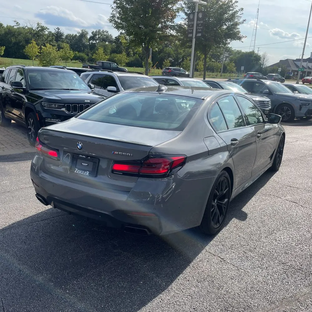 2022 BMW 5-Series M550xi