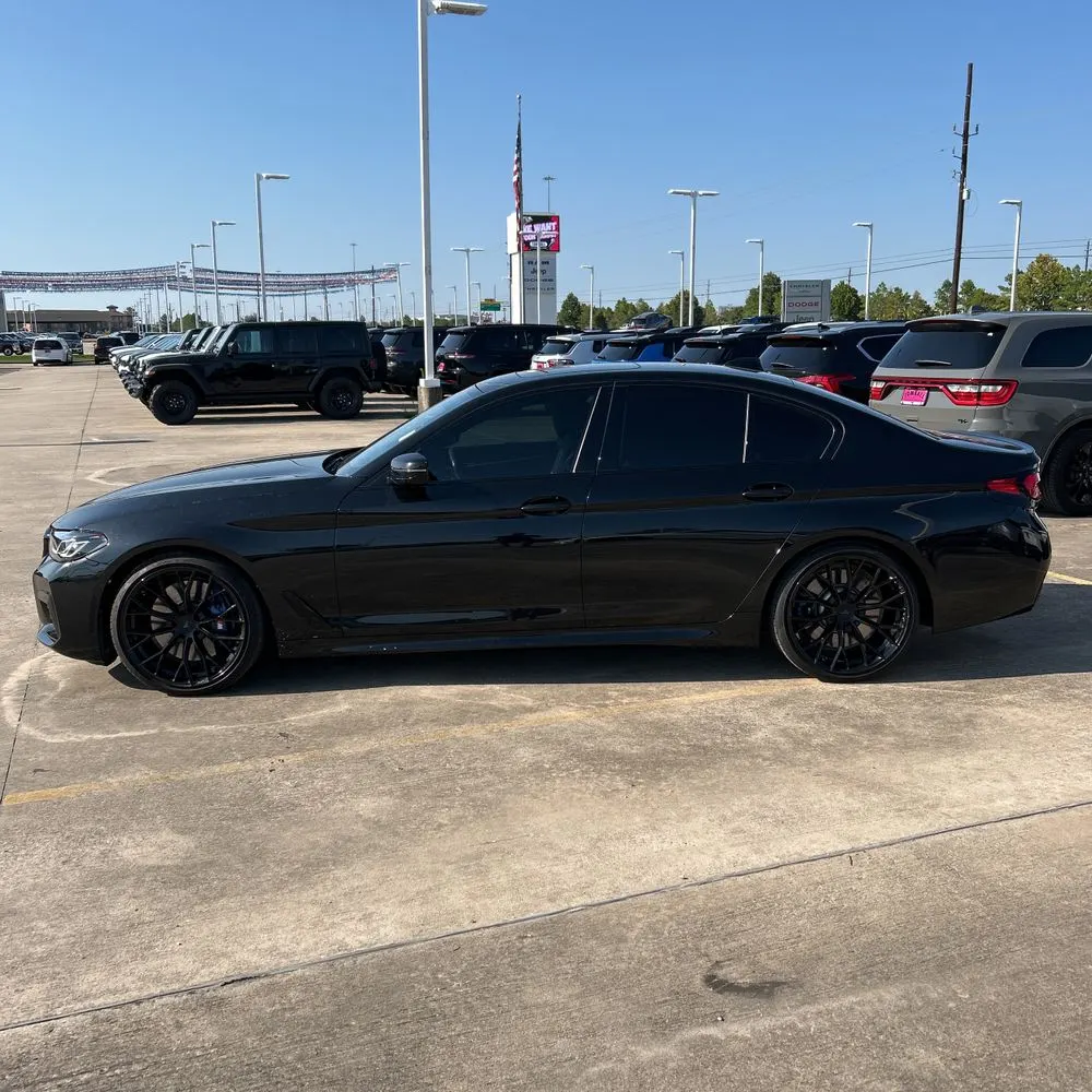 2023 BMW 5-Series M550xi