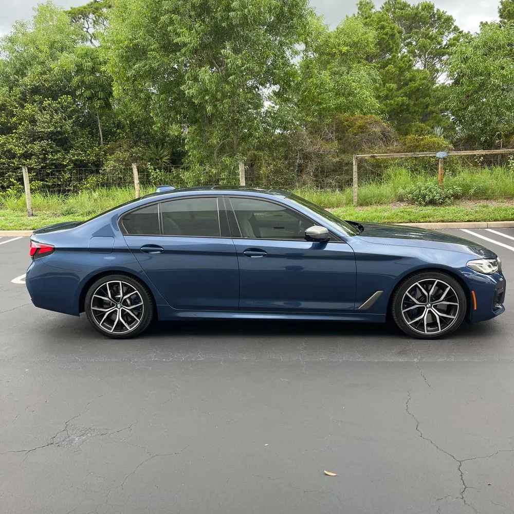 2021 BMW 5-Series M550xi