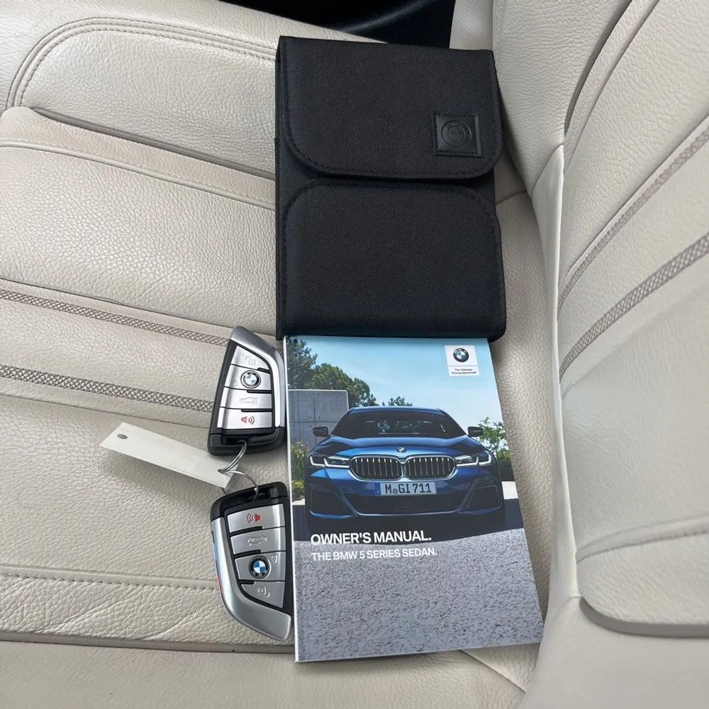 2021 BMW 5-Series M550xi