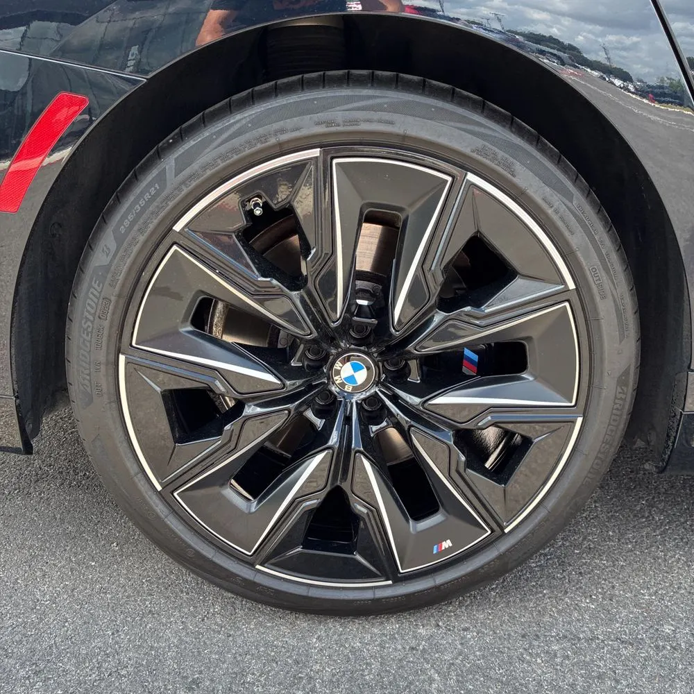 2023 BMW 7-Series 740i