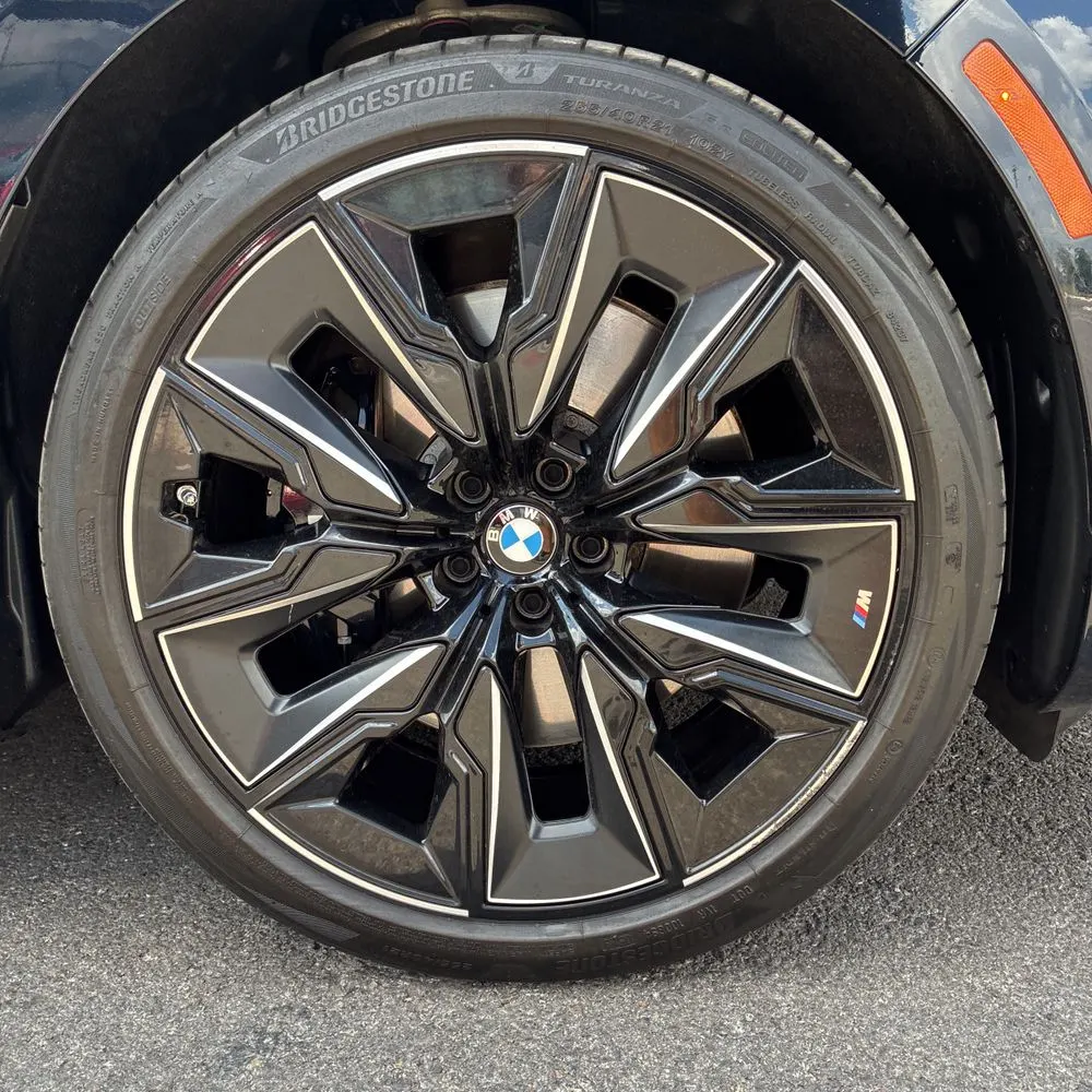 2023 BMW 7-Series 740i