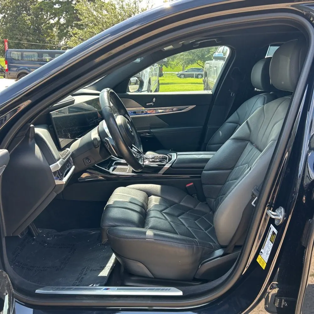 2024 BMW 7-Series 740i