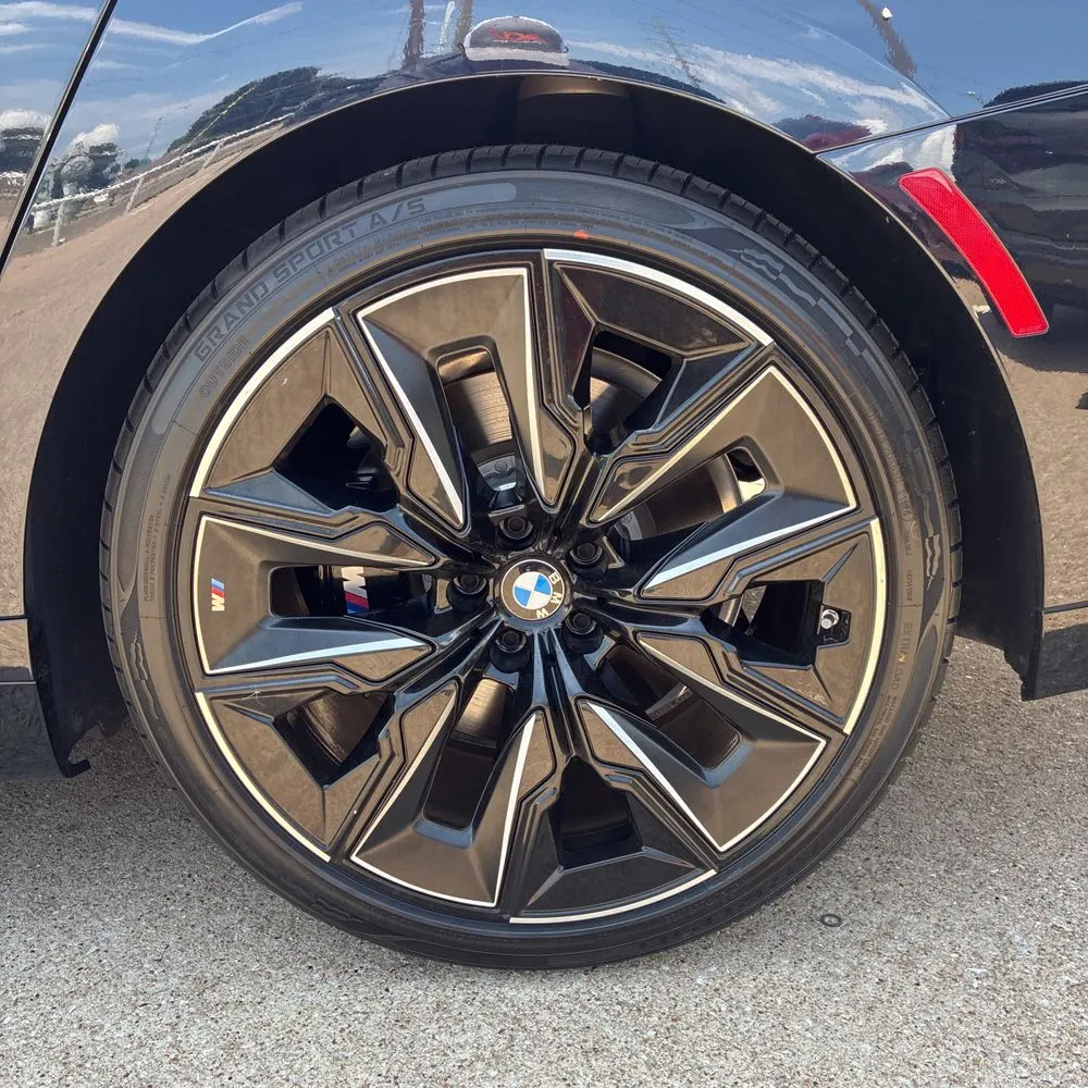 2023 BMW 7-Series 740i