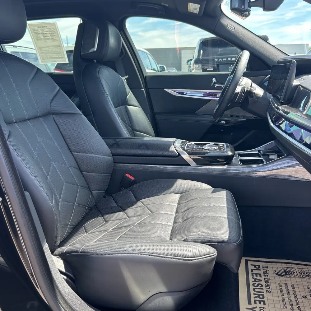 2024 BMW 7-Series 750e xDrive