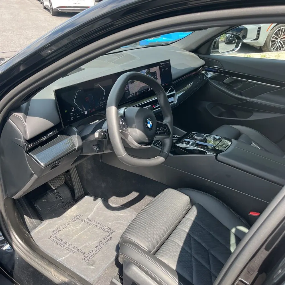 2025 BMW 5-Series 530i