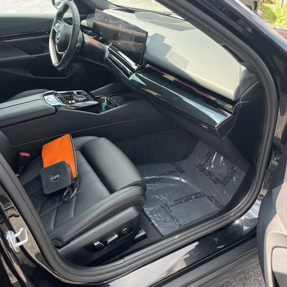 2025 BMW 5-Series 530i